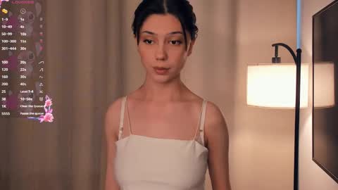 Snapshot of charlinepiker chatting on 02/12/26, 07:14 Yumi online show from 02/12/26, 07:14