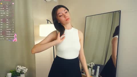 Snapshot of charlinepiker chatting on 02/21/26, 06:42 Yumi online show from 02/21/26, 06:42