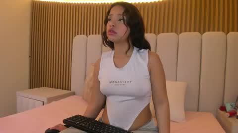 charlotaura online show from 06/01/26, 01:57