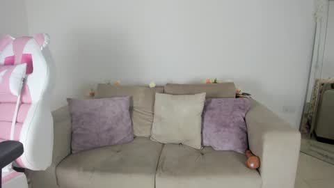 Snapshot of charlote_cowell_sub_ chatting on 01/10/25, 12:06 online show from 01/10/25, 12:06