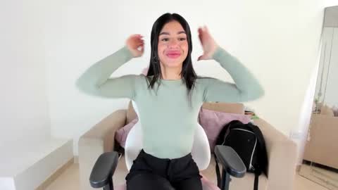    online show from 02/09/25, 07:52