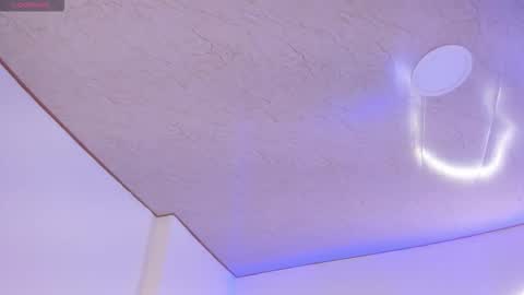 Snapshot of charlote_cowell_sub_ chatting on 11/06/25, 06:53 online show from 11/06/25, 06:53