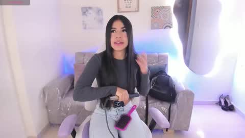 Snapshot of charlote_cowell_sub_ chatting on 12/02/25, 03:29 online show from 12/02/25, 03:29