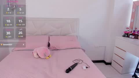 Snapshot of charlote_cowell_sub_ chatting on 04/01/26, 04:15 online show from 04/01/26, 04:15