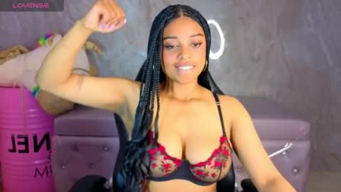Snapshot of charlote_fun_a chatting on 04/16/26, 01:01 Charlote online show from 04/16/26, 01:01