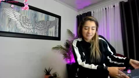 Charlote online show from 09/29/25, 11:37