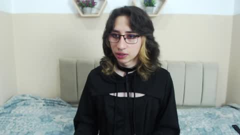 charlothe_dumont online show from 05/13/26, 04:26
