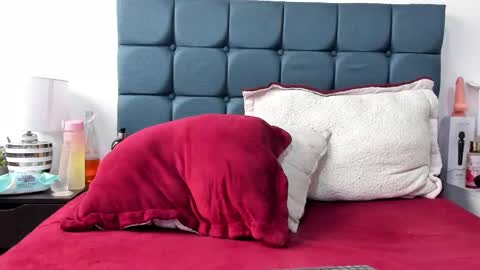 Charlott online show from 02/04/25, 04:39