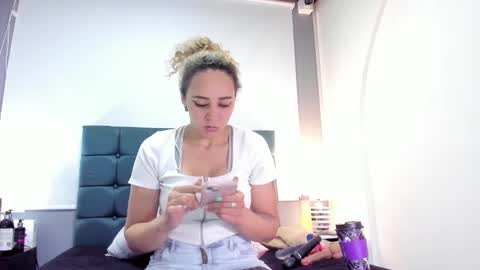 Charlott online show from 10/15/25, 03:56