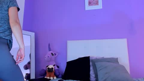 Char 3 online show from 10/15/25, 01:44