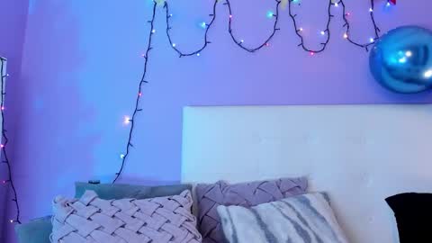 Char 3 online show from 12/18/25, 03:40