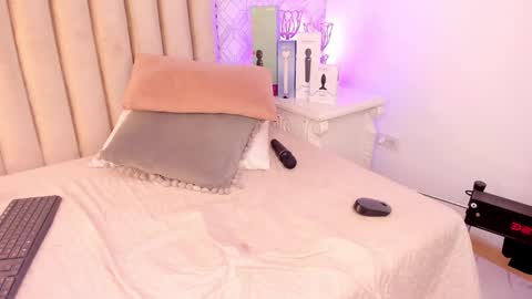   Charlotte  online show from 01/24/25, 10:41