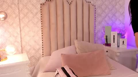   Charlotte  online show from 02/09/25, 08:02