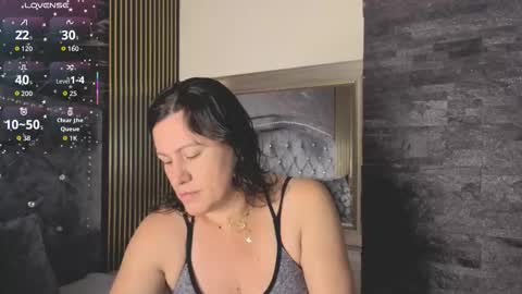 Snapshot of charlotte__g chatting on 01/13/26, 10:09 charlotte online show from 01/13/26, 10:09
