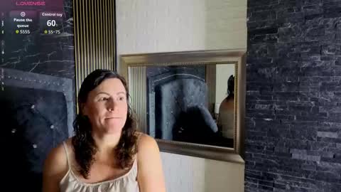 Snapshot of charlotte__g chatting on 02/21/26, 10:16 charlotte online show from 02/21/26, 10:16