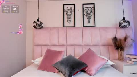 Daniela online show from 12/15/25, 03:22