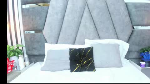 charlotte chapman online show from 11/26/25, 11:44