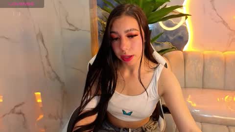 Snapshot of charlotte_collins_tx chatting on 10/24/25, 01:29 Pretty Charlotte online show from 10/24/25, 01:29