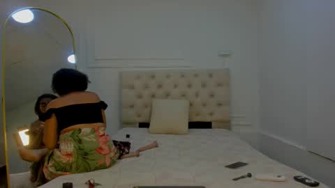 Snapshot of charlotte_dante212 chatting on 03/23/26, 03:43 charlottte y dante online show from 03/23/26, 03:43