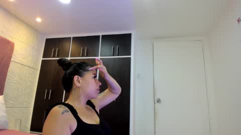 Snapshot of charlotte_icee chatting on 12/17/24, 03:39 Charlotte Icee online show from 12/17/24, 03:39