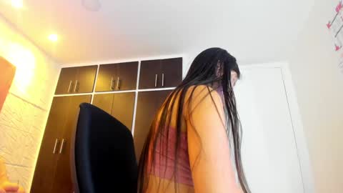 Snapshot of charlotte_icee chatting on 01/03/25, 04:16 Charlotte Icee online show from 01/03/25, 04:16