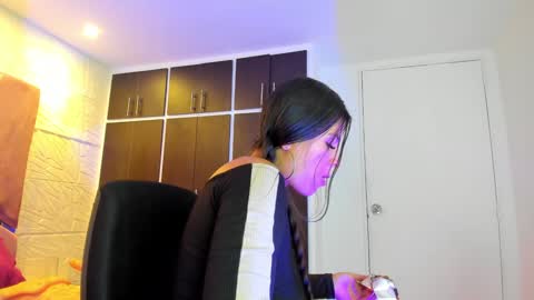 Snapshot of charlotte_icee chatting on 02/06/25, 07:29 Charlotte Icee online show from 02/06/25, 07:29