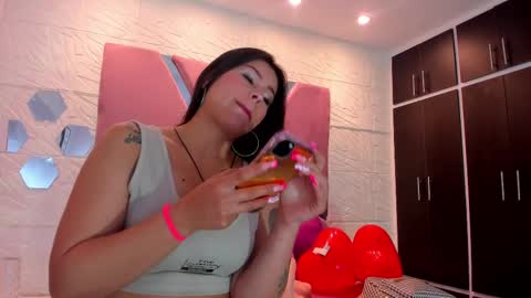 Snapshot of charlotte_icee chatting on 02/20/25, 04:46 Charlotte Icee online show from 02/20/25, 04:46