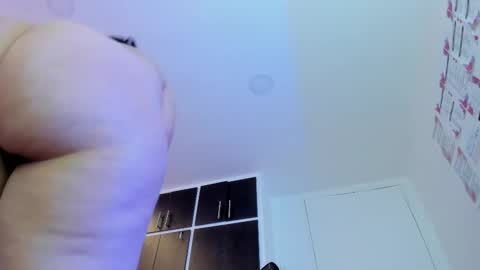 Snapshot of charlotte_icee chatting on 02/27/25, 07:47 Charlotte Icee online show from 02/27/25, 07:47