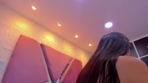 Snapshot of charlotte_icee chatting on 03/03/25, 07:06 Charlotte Icee online show from 03/03/25, 07:06