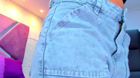 Snapshot of charlotte_icee chatting on 10/25/25, 03:07 Charlotte Icee online show from 10/25/25, 03:07