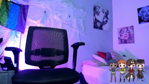 Charlie  online show from 10/17/25, 05:54