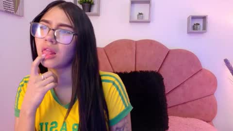 Snapshot of charlotte_millers_ chatting on 11/10/25, 08:19 Charlotte online show from 11/10/25, 08:19