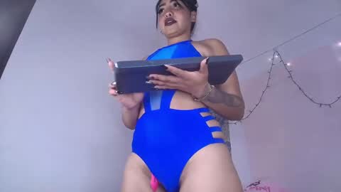 charlotte_princess_1 online show from 05/05/26, 04:31