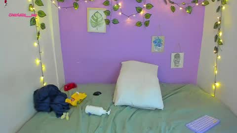 Snapshot of charlotte_queeen chatting on 01/16/25, 01:16 Charlotte online show from 01/16/25, 01:16