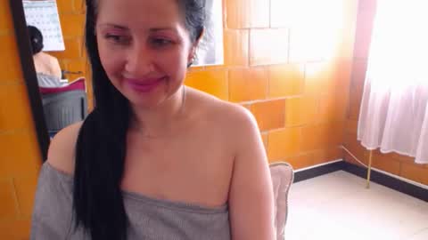 Snapshot of charlotte_temple chatting on 12/15/25, 02:54 Charlotte online show from 12/15/25, 02:54