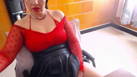 Snapshot of charlotte_temple chatting on 12/18/25, 02:12 Charlotte online show from 12/18/25, 02:12