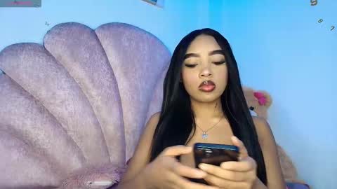 charlotte_walker1 online show from 03/25/26, 12:38