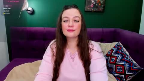 Snapshot of charlottecurvyy chatting on 03/13/26, 01:34 Charlotte online show from 03/13/26, 01:34