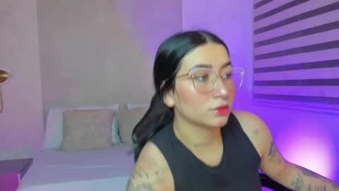 Snapshot of charlottee27_ chatting on 05/20/26, 02:07 Charlottee online show from 05/20/26, 02:07