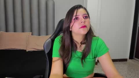 charlottee_starr online show from 12/02/25, 08:04