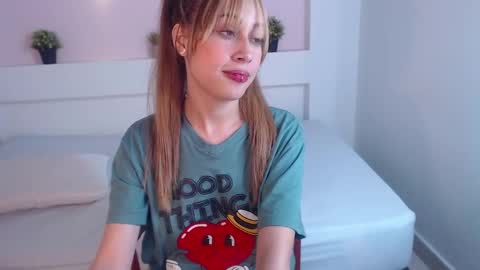 Snapshot of charlottelam2 chatting on 02/16/25, 04:10 ALE online show from 02/16/25, 04:10