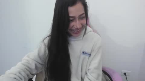 Snapshot of charlottelam2 chatting on 09/24/25, 02:48 ALE online show from 09/24/25, 02:48