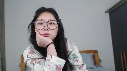 Snapshot of charlottelin chatting on 12/04/24, 10:46 Charlotte online show from 12/04/24, 10:46