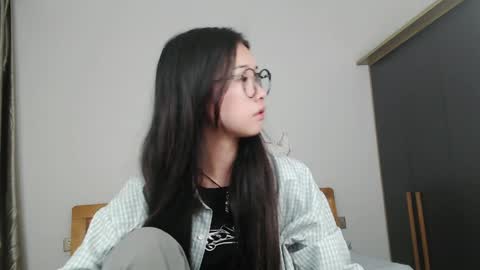 Snapshot of charlottelin chatting on 12/08/24, 08:15 Charlotte online show from 12/08/24, 08:15