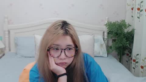 Snapshot of charlottelin chatting on 09/11/25, 01:00 Charlotte online show from 09/11/25, 01:00