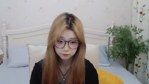 Snapshot of charlottelin chatting on 09/23/25, 01:58 Charlotte online show from 09/23/25, 01:58