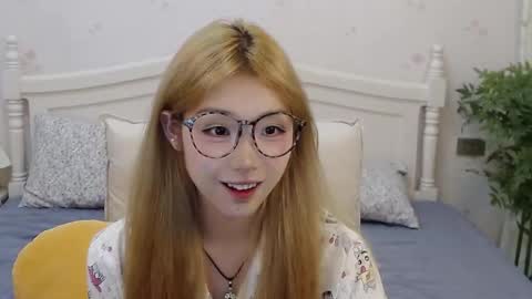 Snapshot of charlottelin chatting on 10/15/25, 02:39 Charlotte online show from 10/15/25, 02:39