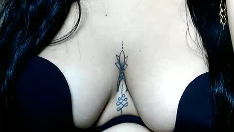 Snapshot of charlottequeen_21 chatting on 03/10/26, 12:10 charlottequeen_21 online show from 03/10/26, 12:10