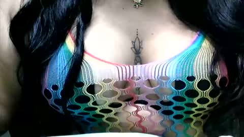 Snapshot of charlottequeen_21 chatting on 04/06/26, 02:51 charlottequeen_21 online show from 04/06/26, 02:51