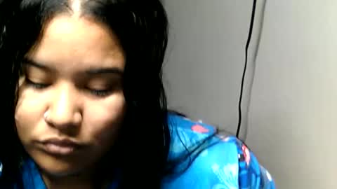 Snapshot of charlottequeen_21 chatting on 05/01/26, 12:21 charlottequeen_21 online show from 05/01/26, 12:21